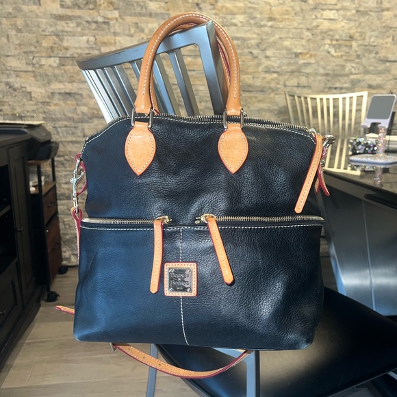 Dooney & Bourke Black Dillen Double Pocket Satchel Hand / Shoulder Bag Purse 👜 - Picture 2 of 14